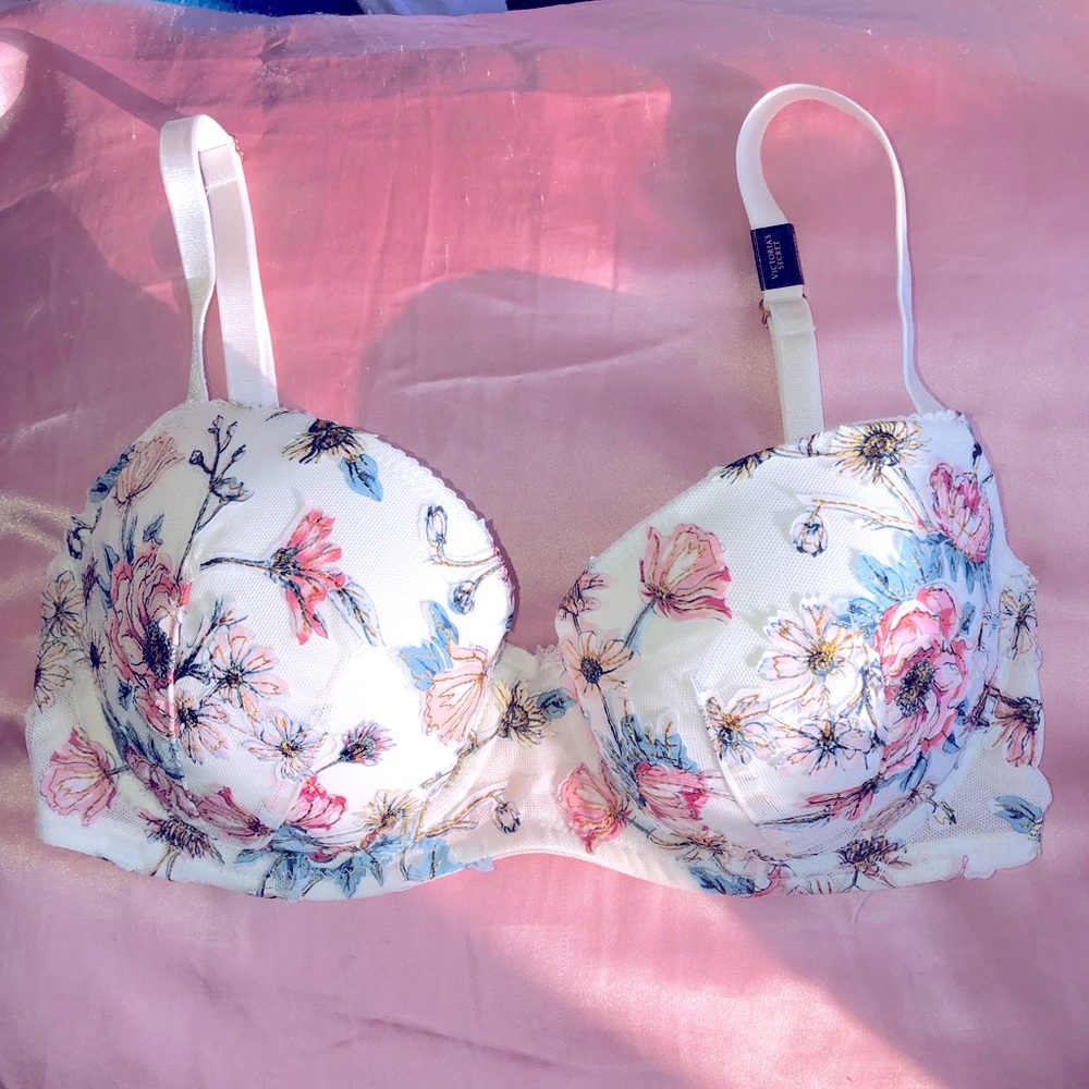 VS 32DD  Floral Detail Bra